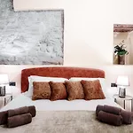 Historical - The House Of Travelers Όπως