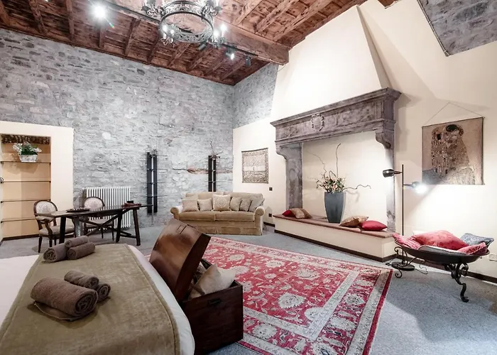 Historical - The House Of Travelers Côme
