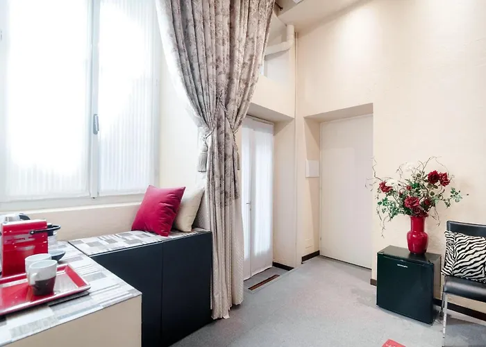 Historical - The House Of Travelers