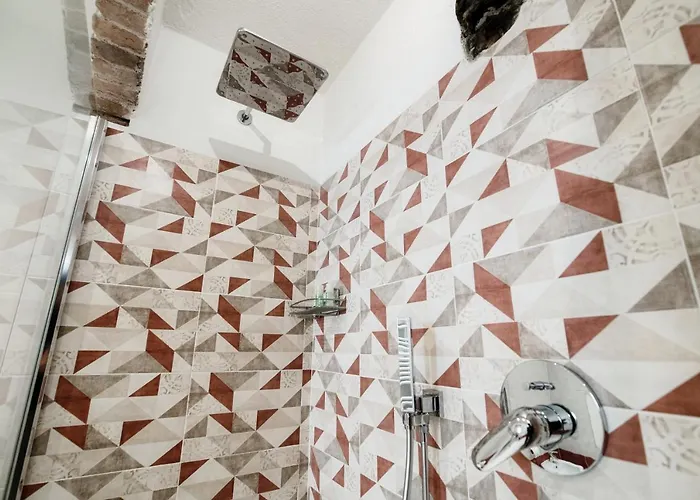 Historical - The House Of Travelers