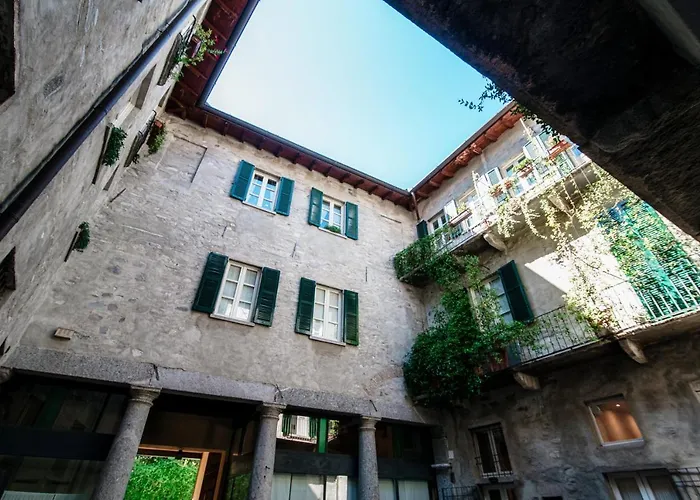 Historical - The House Of Travelers Affittacamere Côme